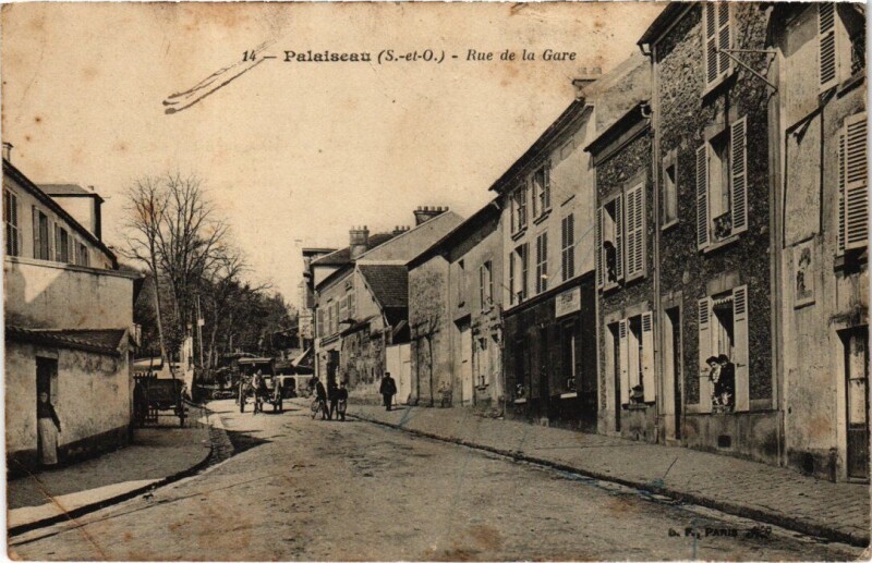 Carte postale ancienne Palaiseau Rue de la Gare France à Palaiseau