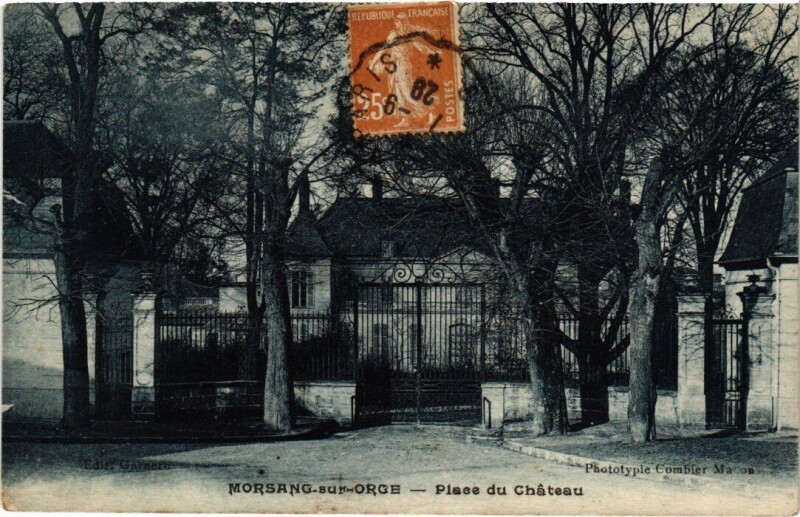Carte postale ancienne Morsang sur Orge Place du Chateau France à Morsang-sur-Orge