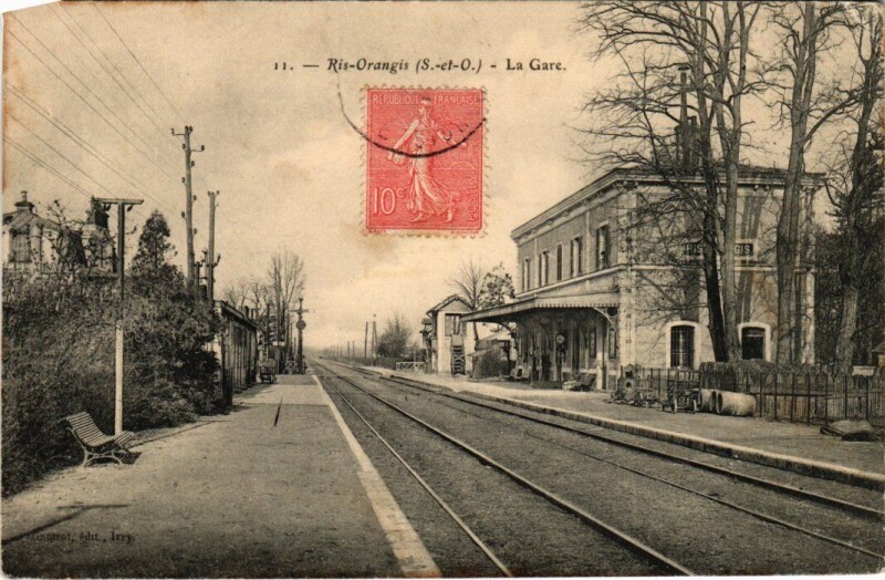 Carte postale ancienne Ris-Orangis La Gare France à Ris-Orangis