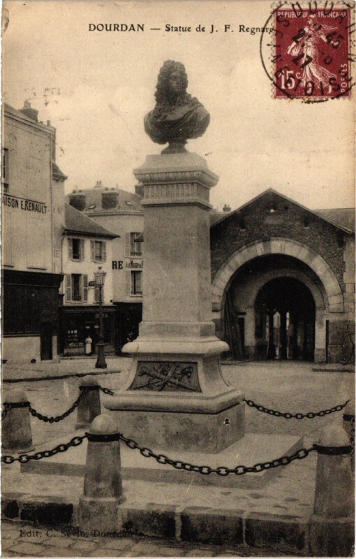 Carte postale ancienne Dourdan Statue de J.F.Regnard France à Dourdan