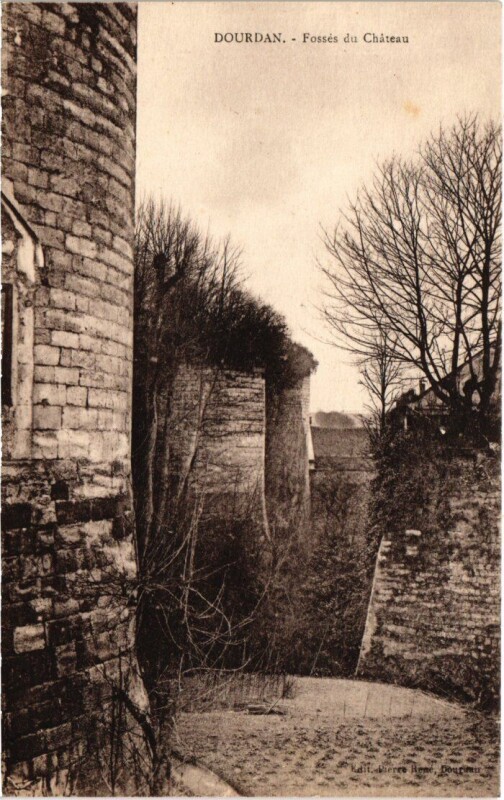 Carte postale ancienne Dourdan Fosses du Chateau France à Dourdan