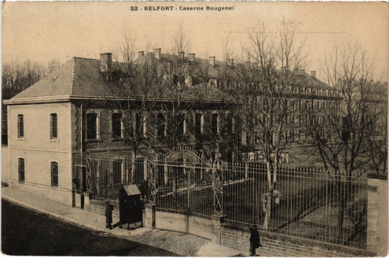Carte postale ancienne Belfort Caserne Bougenel à Belfort