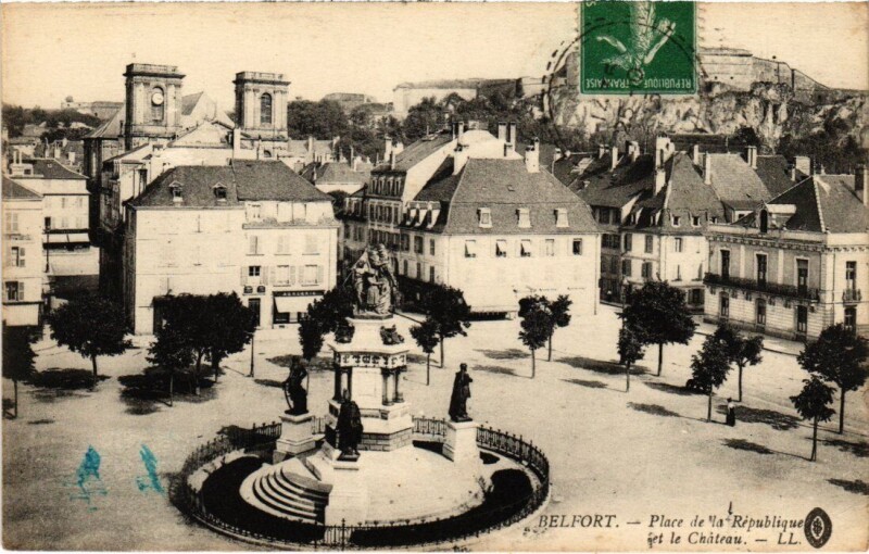 Carte postale ancienne Belfort Place de la Republique à Belfort