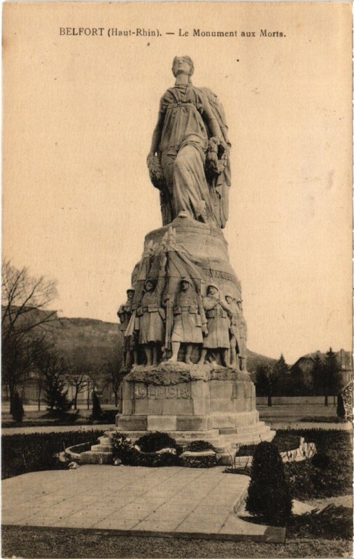 Carte postale ancienne Belfort Monument aux Morts à Belfort