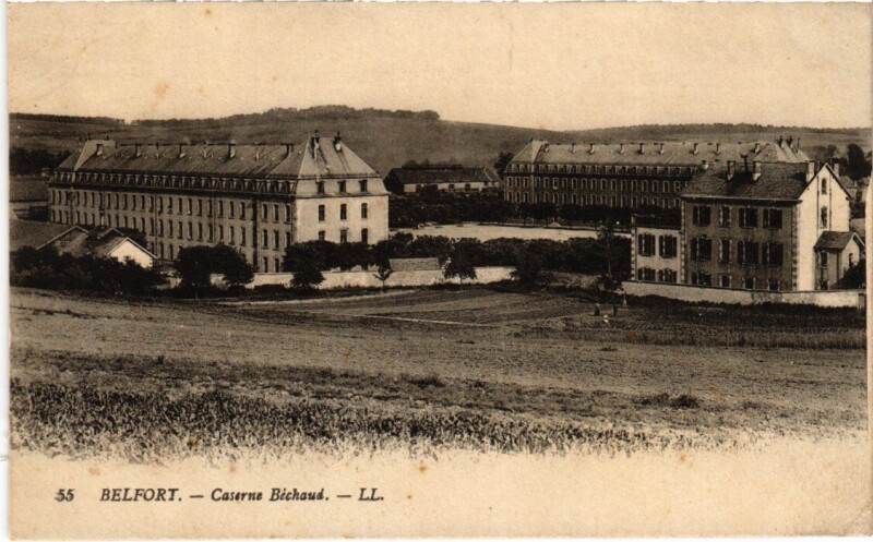 Carte postale ancienne Belfort Caserne Bechaud à Belfort