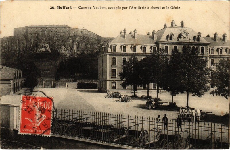 Carte postale ancienne Belfort Caserne Vauban à Belfort