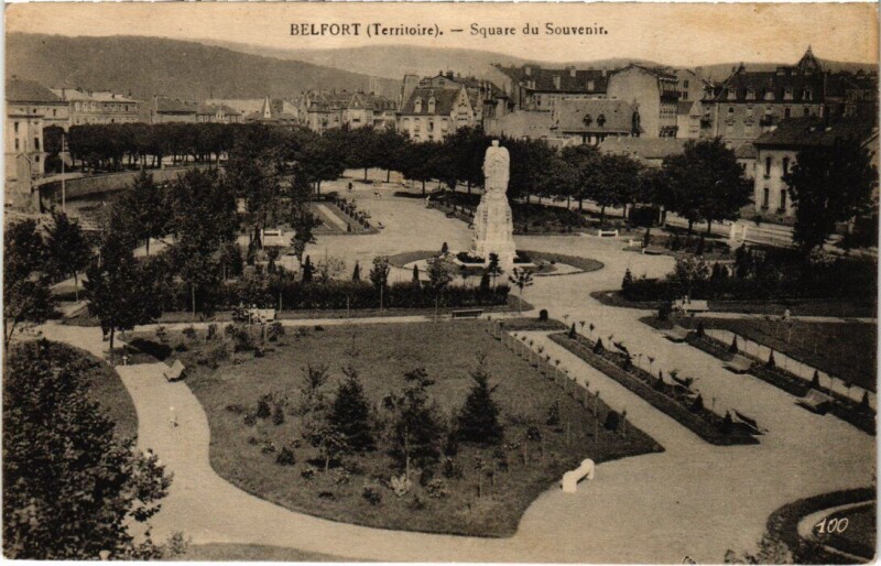 Carte postale ancienne Belfort Square du Souvenir à Belfort