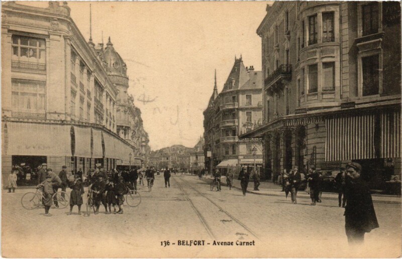 Carte postale ancienne Belfort Avenue Carnot à Belfort