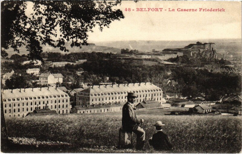 Carte postale ancienne Belfort Caserne Friederichs à Belfort