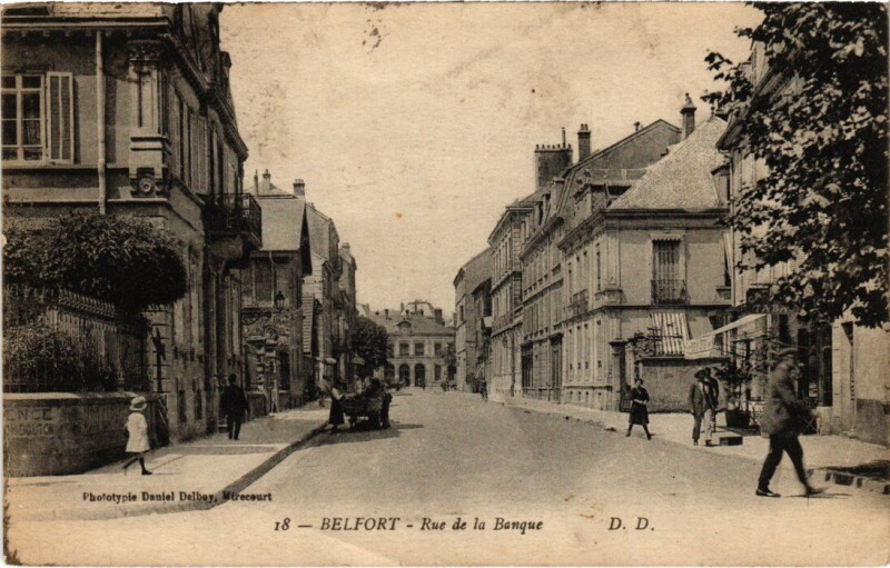 Carte postale ancienne Belfort Rue de la Banque à Belfort