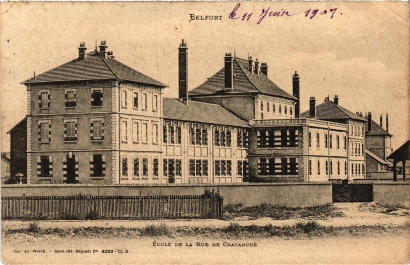 Carte postale ancienne Belfort Ecole de la Rue de Cravanche à Belfort