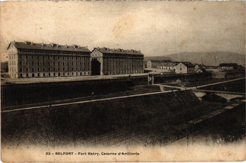 Carte postale ancienne Belfort Caserne Fort Hatry à Belfort
