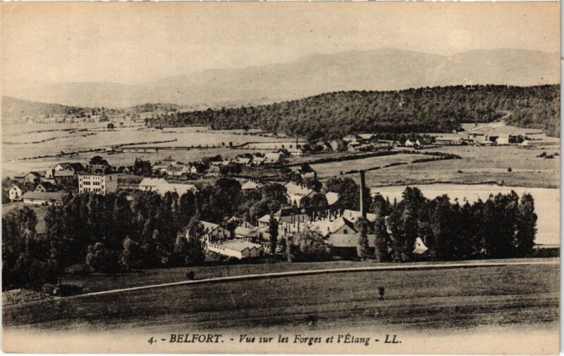 Carte postale ancienne Belfort vue sur les Forges et l'Etang à Belfort