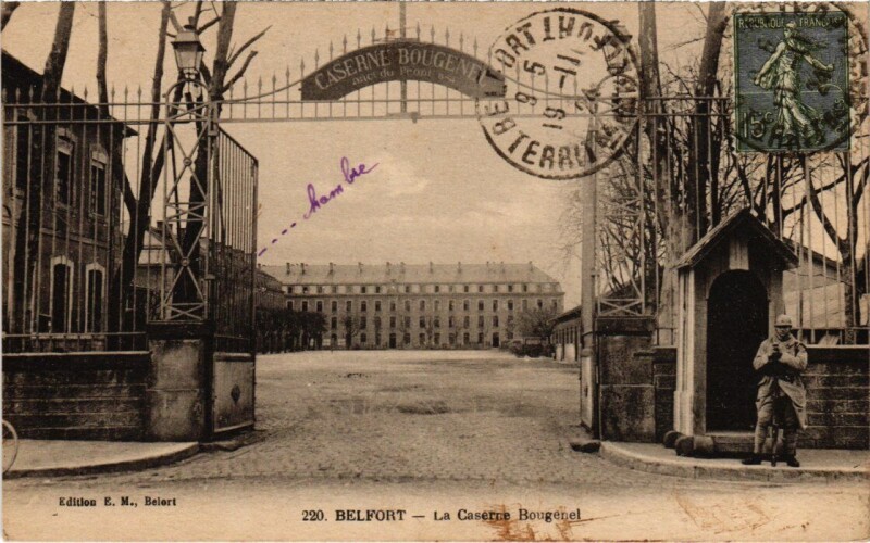 Carte postale ancienne Belfort Caserne Bougenel à Belfort