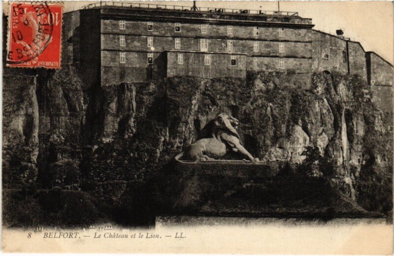 Carte postale ancienne Belfort Le Lion et le Chateau à Belfort