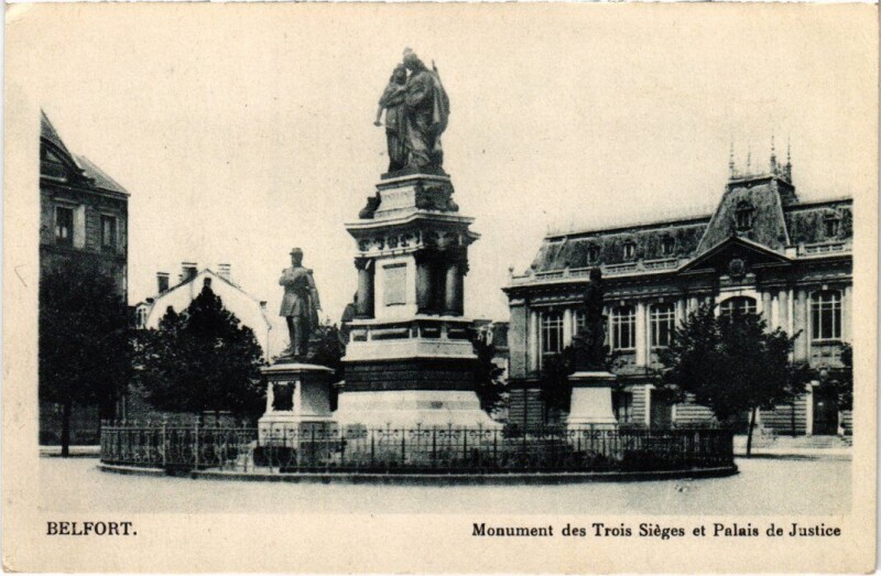Carte postale ancienne Siege de Belfort Monument des Trois à Belfort