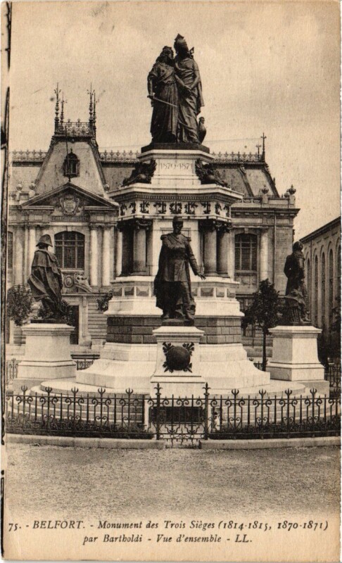 Carte postale ancienne Siege de Belfort Monument des Trois à Belfort