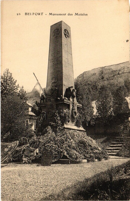 Carte postale ancienne Belfort Monument des Mobiles à Belfort