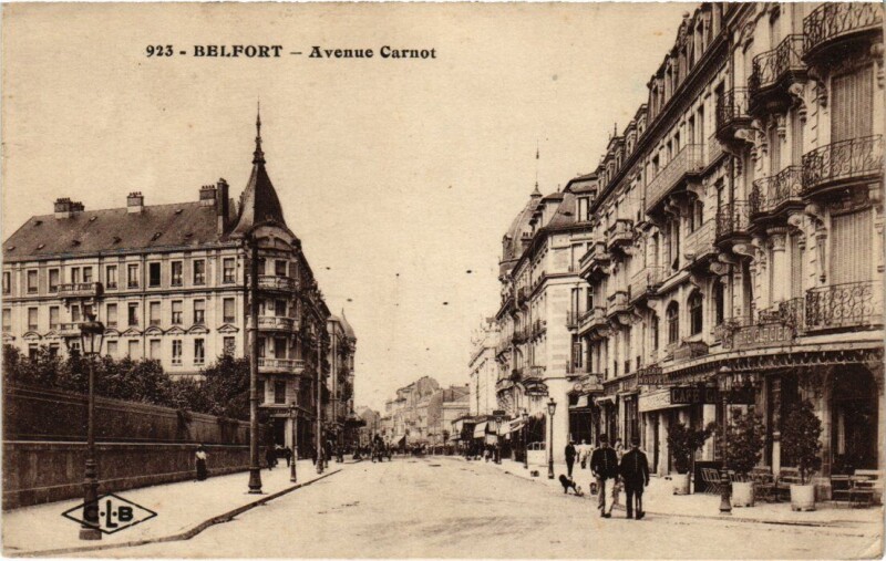 Carte postale ancienne Belfort Avenue Carnot à Belfort
