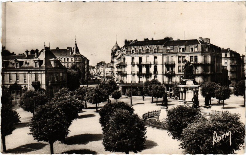 Carte postale ancienne Belfort Place de la Republique Boulevard Carnot à Belfort