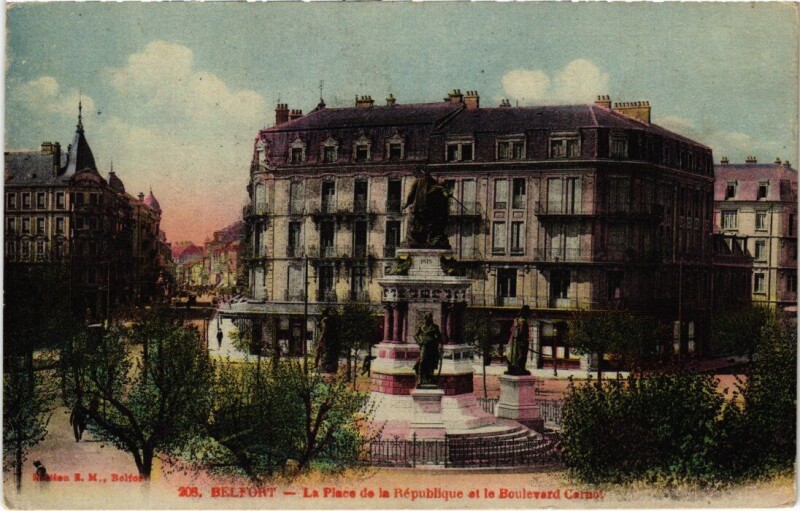 Carte postale ancienne Belfort Place de la Republique et Boulevard Carnot à Belfort