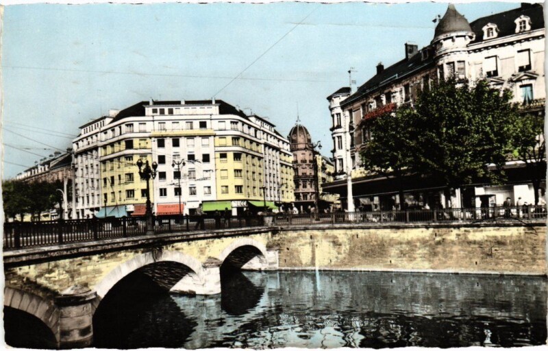 Carte postale ancienne Belfort Le Centre au Pont Carnot à Belfort