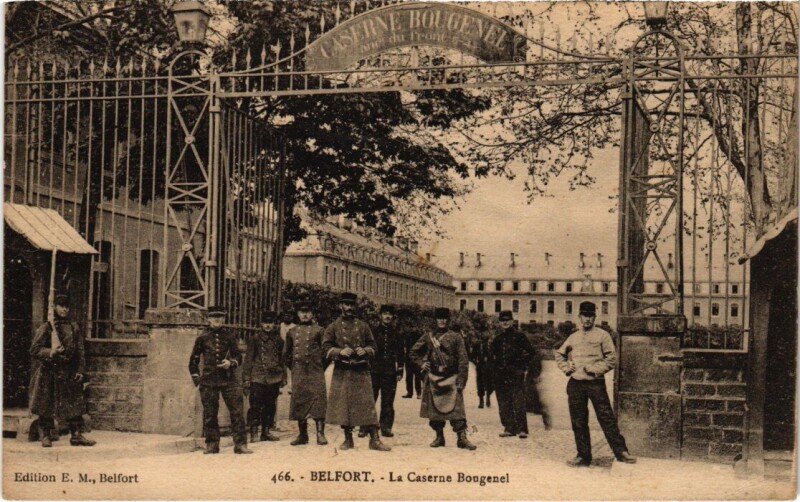 Carte postale ancienne Belfort Caserne Bougenel à Belfort
