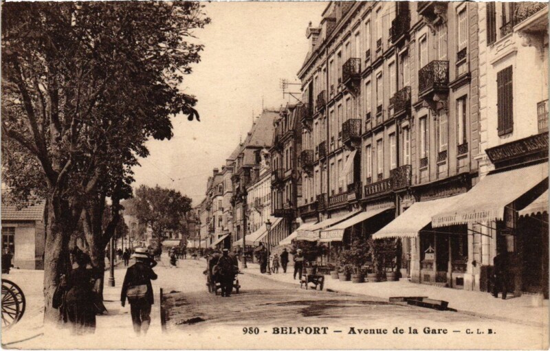 Carte postale ancienne Belfort Avenue de la Gare à Belfort