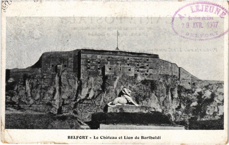 Carte postale ancienne Belfort Le Lion et le Chateau à Belfort