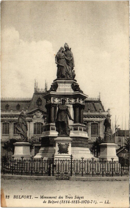 Carte postale ancienne Siege de Belfort Monument des Trois à Belfort