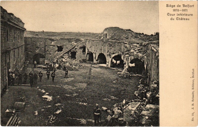 Carte postale ancienne Siege de Belfort cour interieure du Chateau à Belfort