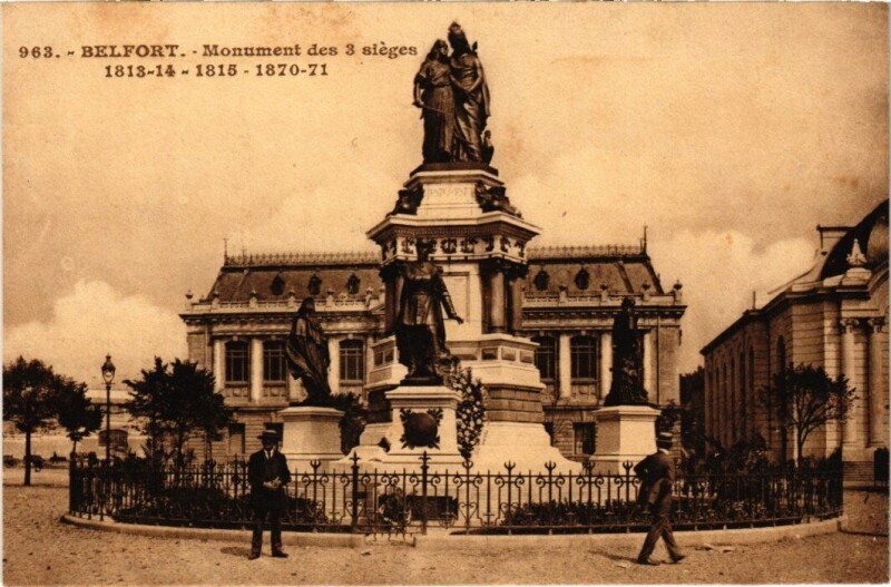 Carte postale ancienne Siege de Belfort Monument des Trois à Belfort