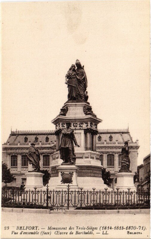 Carte postale ancienne Siege de Belfort Monument des Trois à Belfort