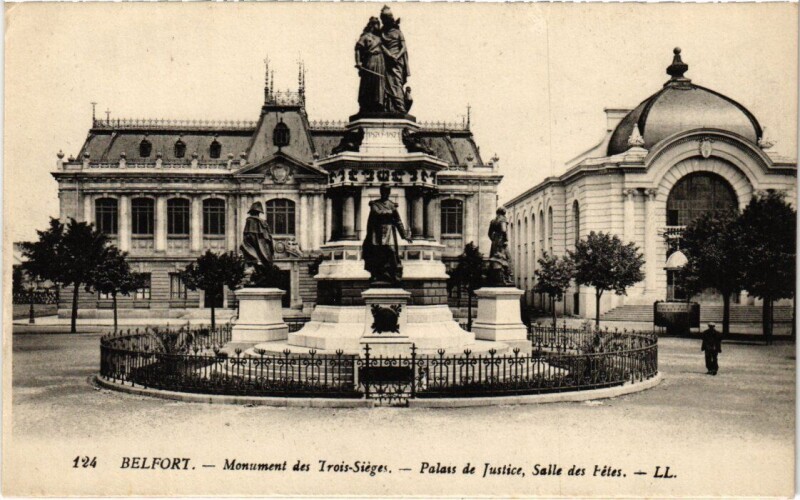Carte postale ancienne Siege de Belfort Monument des Trois à Belfort