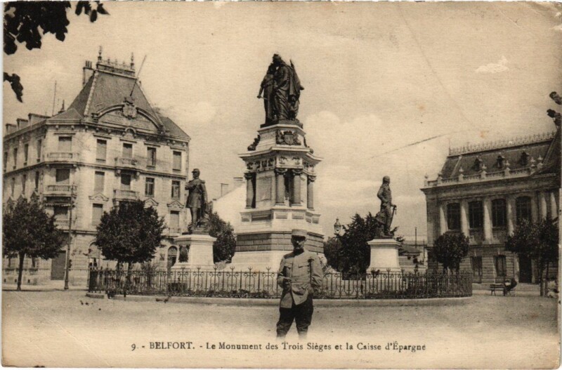 Carte postale ancienne Siege de Belfort Monument des Trois à Belfort