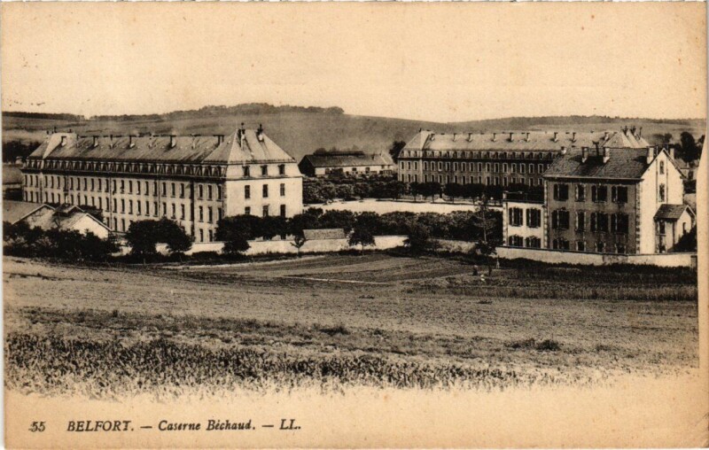 Carte postale ancienne Belfort Caserne Bechaud à Belfort