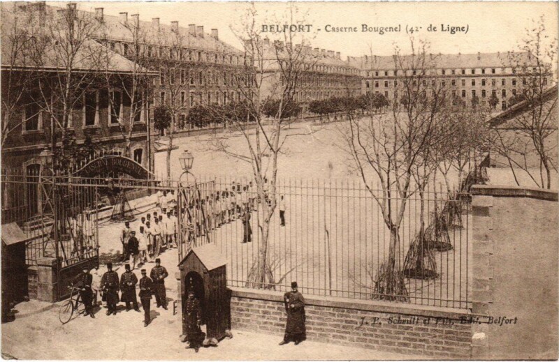 Carte postale ancienne Belfort Caserne Bougenel à Belfort