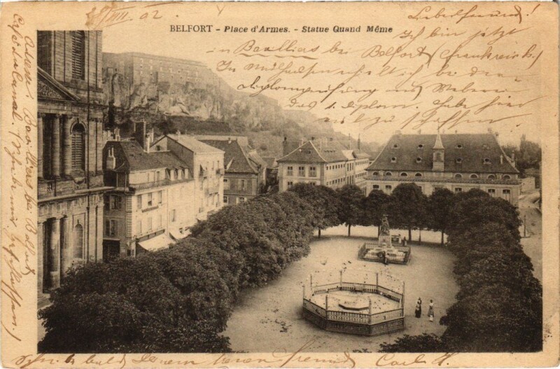 Carte postale ancienne Belfort Place d'Armes à Belfort
