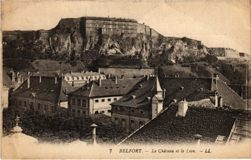Carte postale ancienne Belfort Le Chateau et le Lion à Belfort