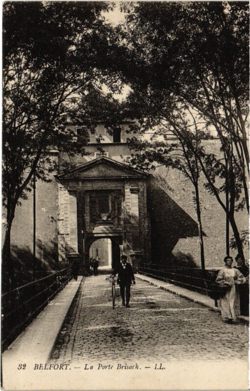 Carte postale ancienne Belfort Porte Brisach à Belfort