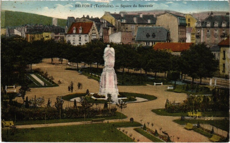 Carte postale ancienne Belfort Square du Souvenir à Belfort