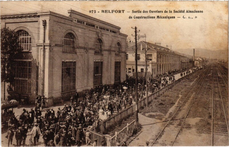 Carte postale ancienne Belfort Sortie des Ouvriers de la Societe Alsacienne à Belfort