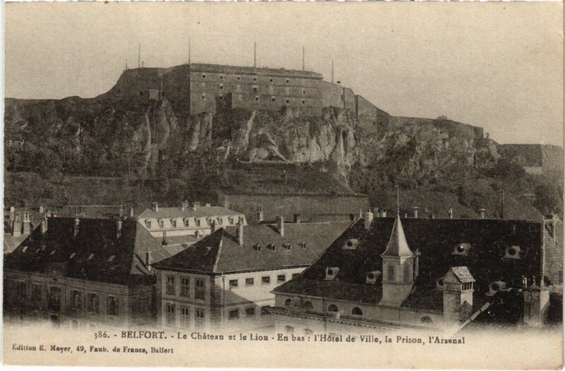Carte postale ancienne Belfort Le Lion et le Chateau à Belfort