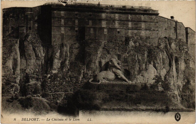 Carte postale ancienne Belfort Le Lion et le Chateau à Belfort