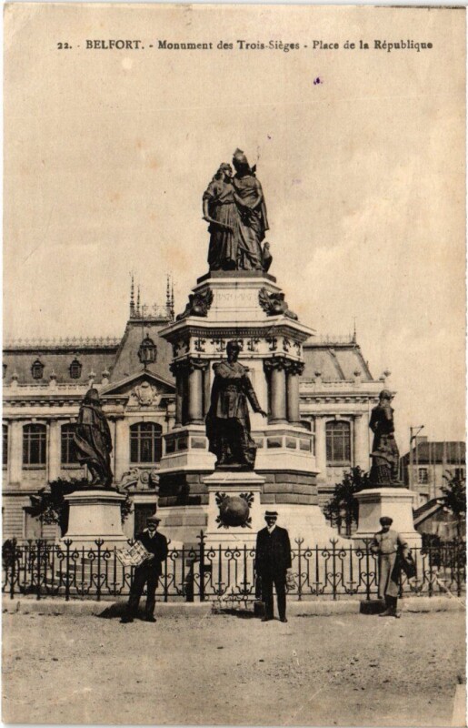 Carte postale ancienne Siege de Belfort Monument des Trois à Belfort