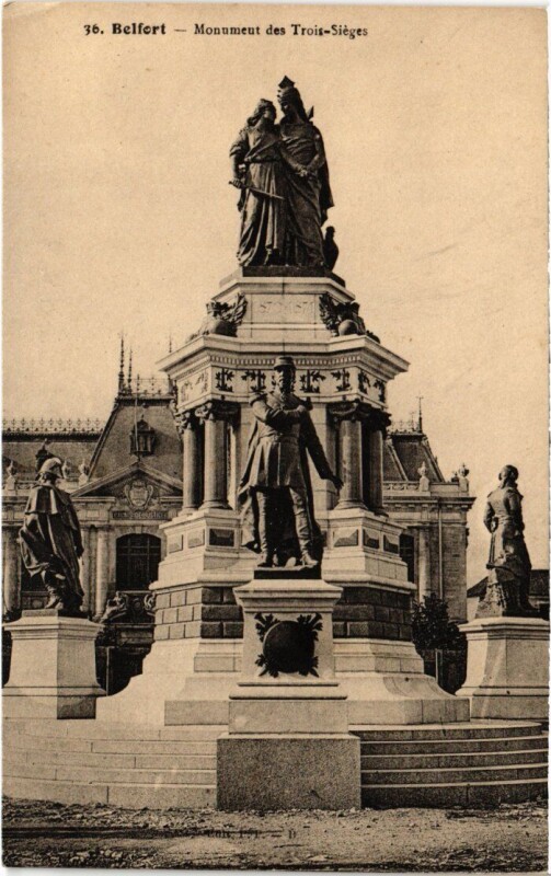 Carte postale ancienne Siege de Belfort Monument des Trois à Belfort