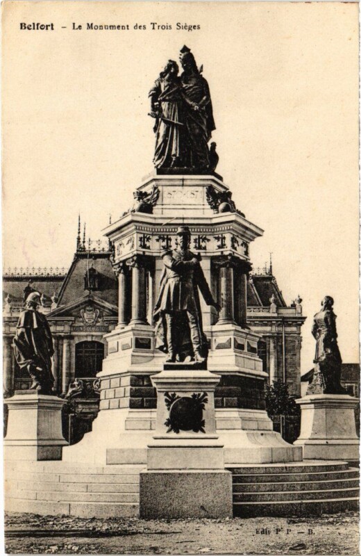Carte postale ancienne Siege de Belfort Monument des Trois à Belfort