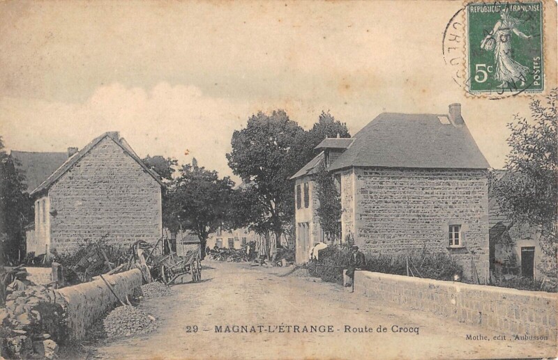 Carte postale ancienne Magnat L'Etrange - Route De Crocq à Crocq