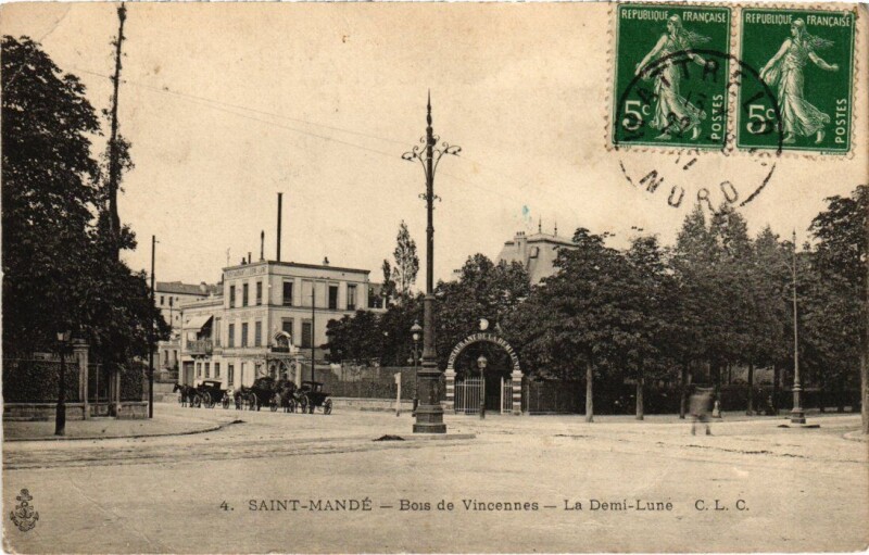 Carte postale ancienne St Mande La Demi Lune à Saint-Mandé