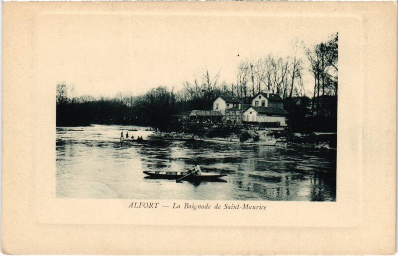 Carte postale ancienne Alfortville Baignade de Saint-Maurice à Alfortville